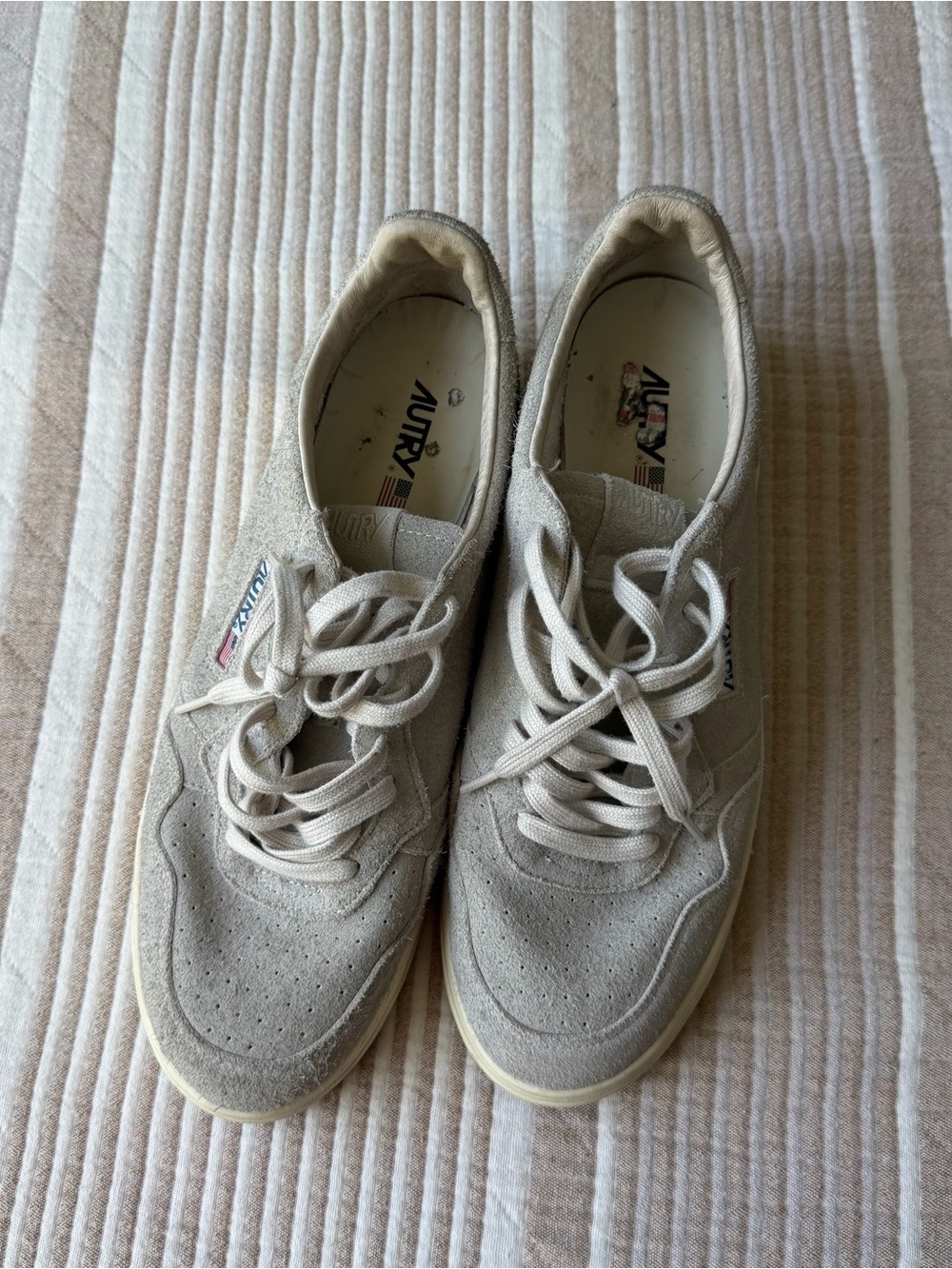 Autry Men’s Low-Top Athletic Sneakers in Beige
